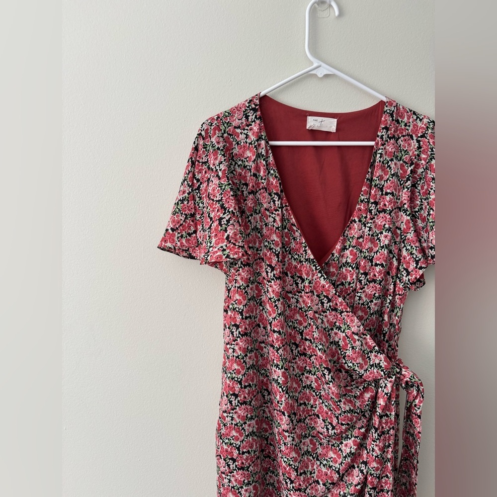 DRESS FORUM Floral-Print Satin Wrap Mini Dress - Picture 6 of 14